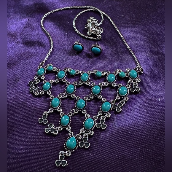 Source Unknown Jewelry - Vintage Turquoise and Silver Necklace with Earrings Set